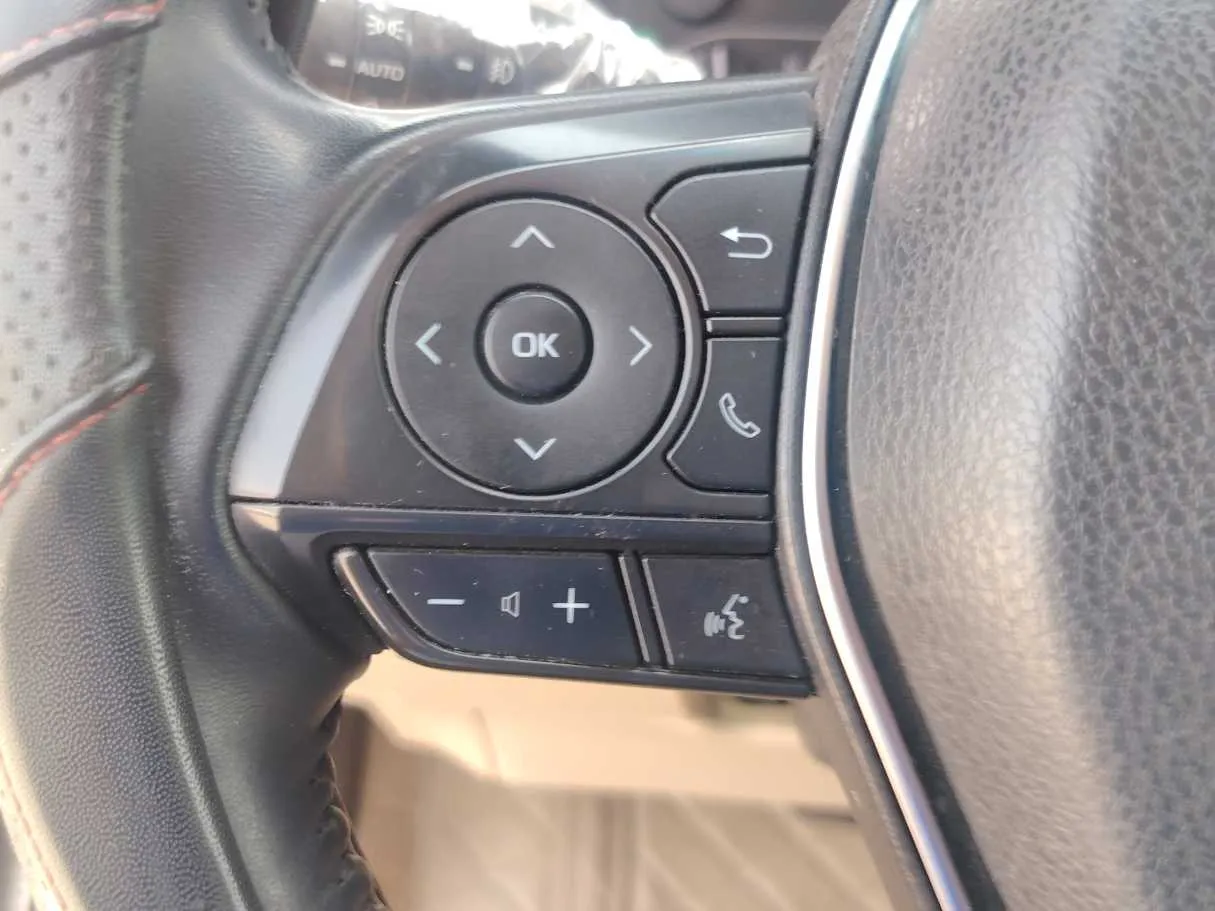 Car image 29