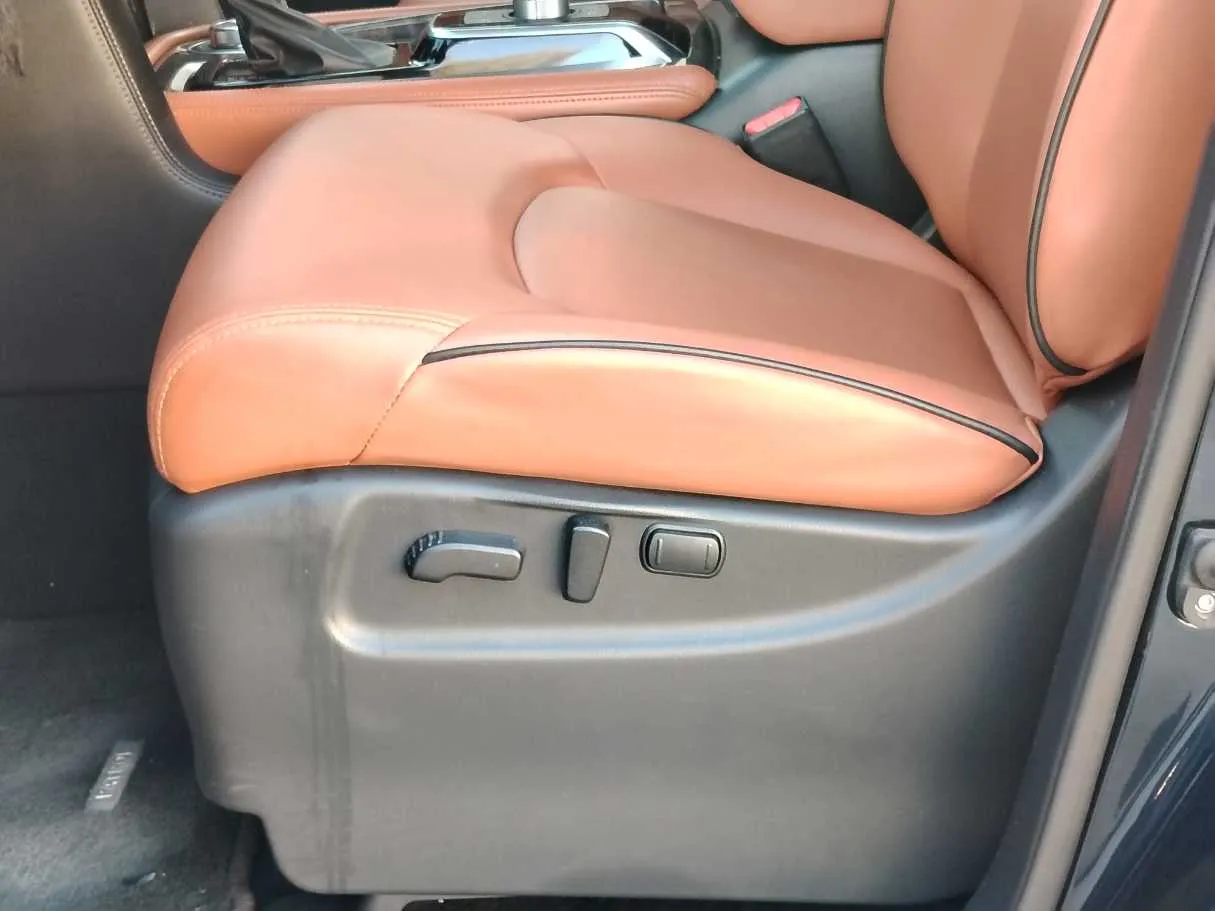 Car image 34