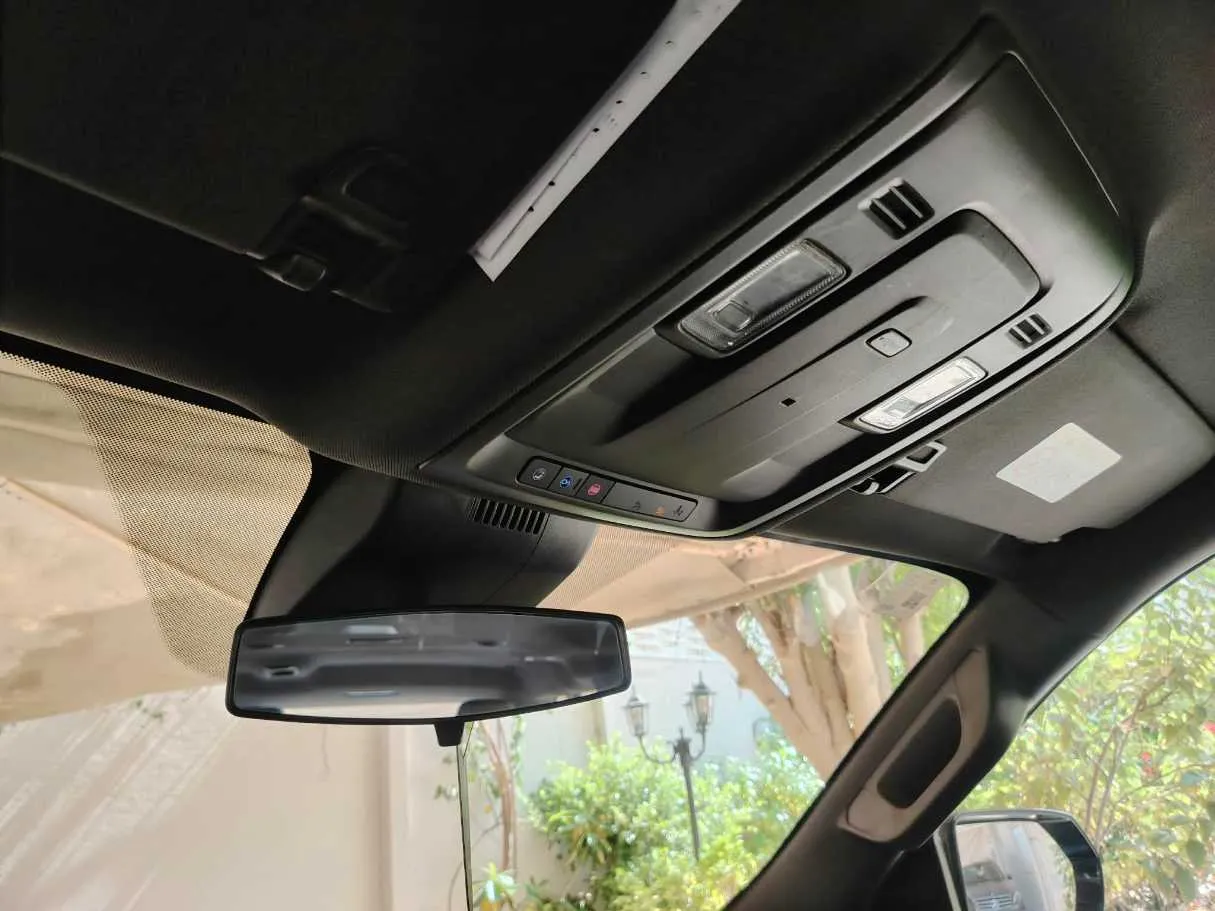 Car image 34
