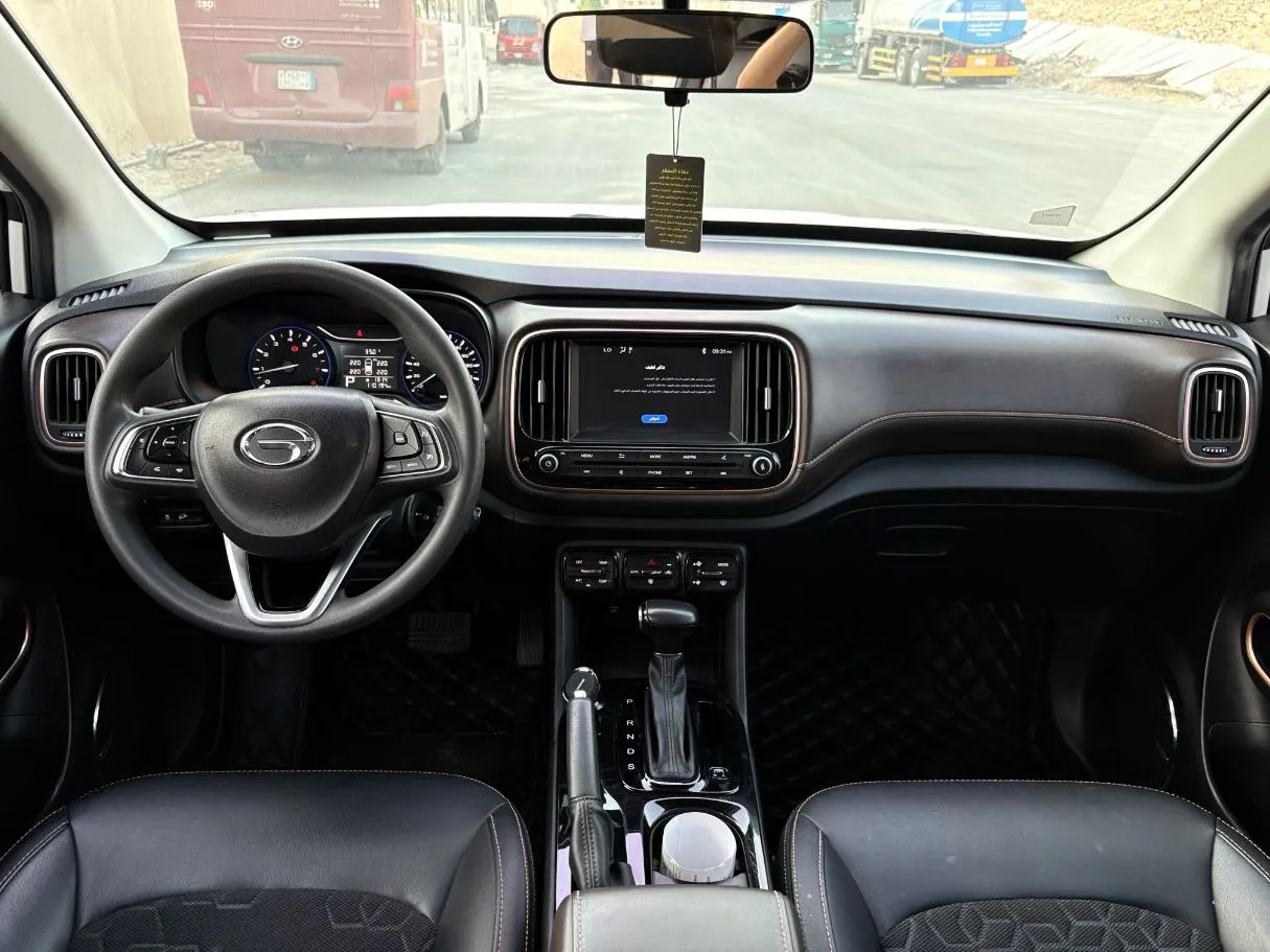 Car image 18