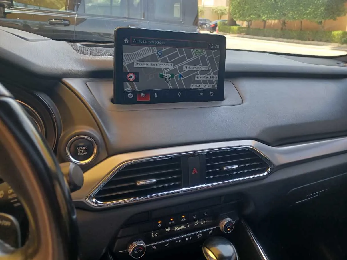 Car image 18