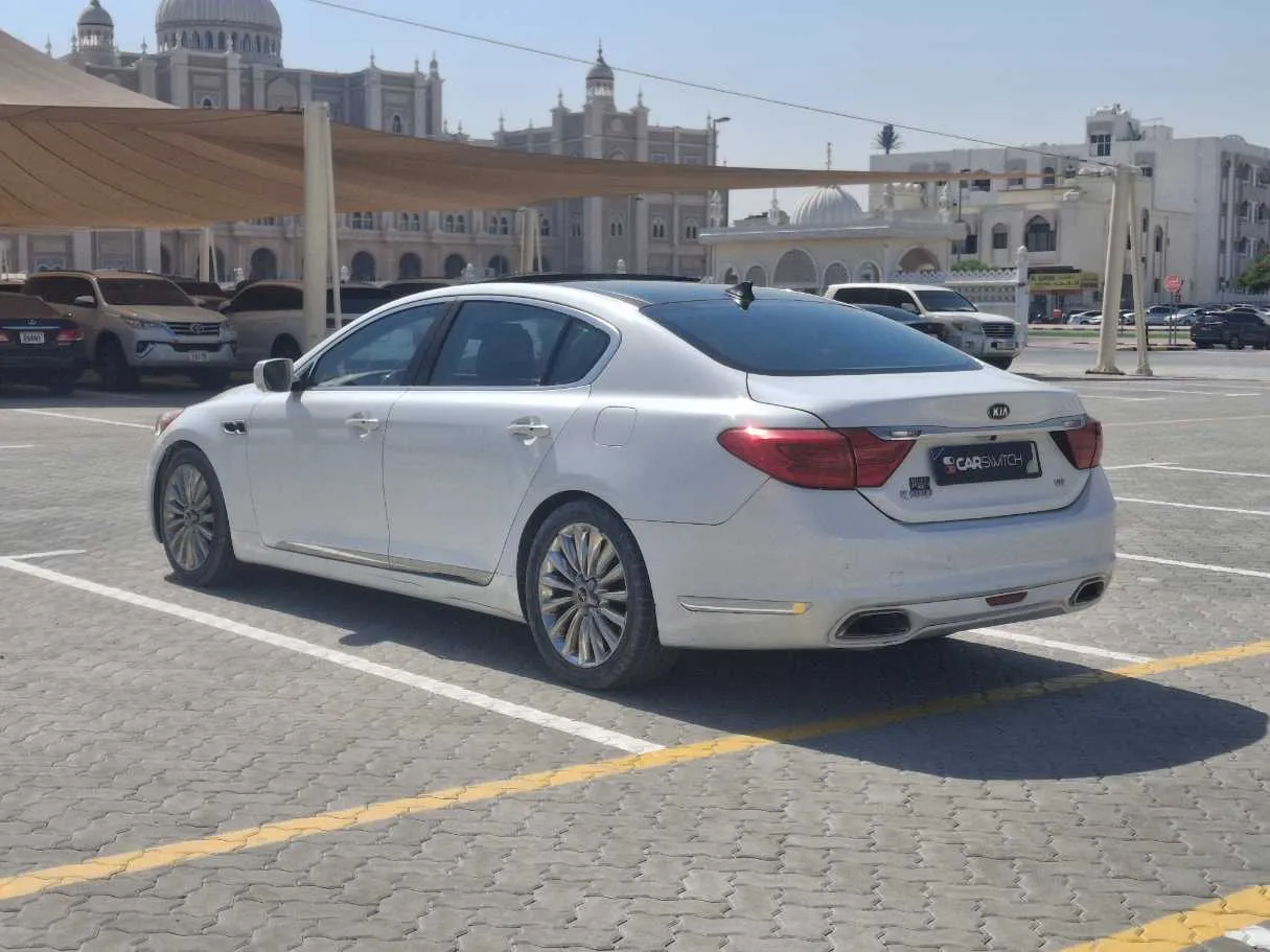 Car image 5