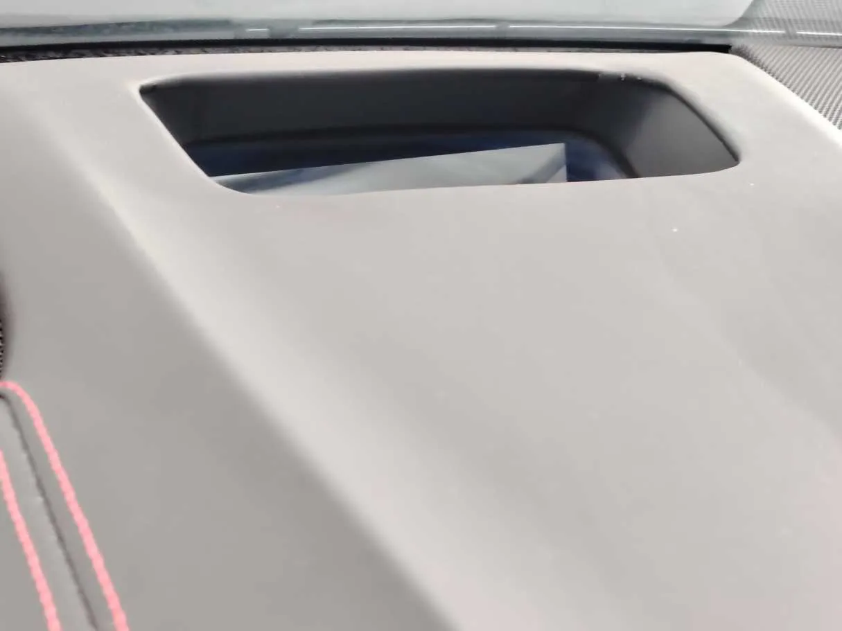 Car image 27