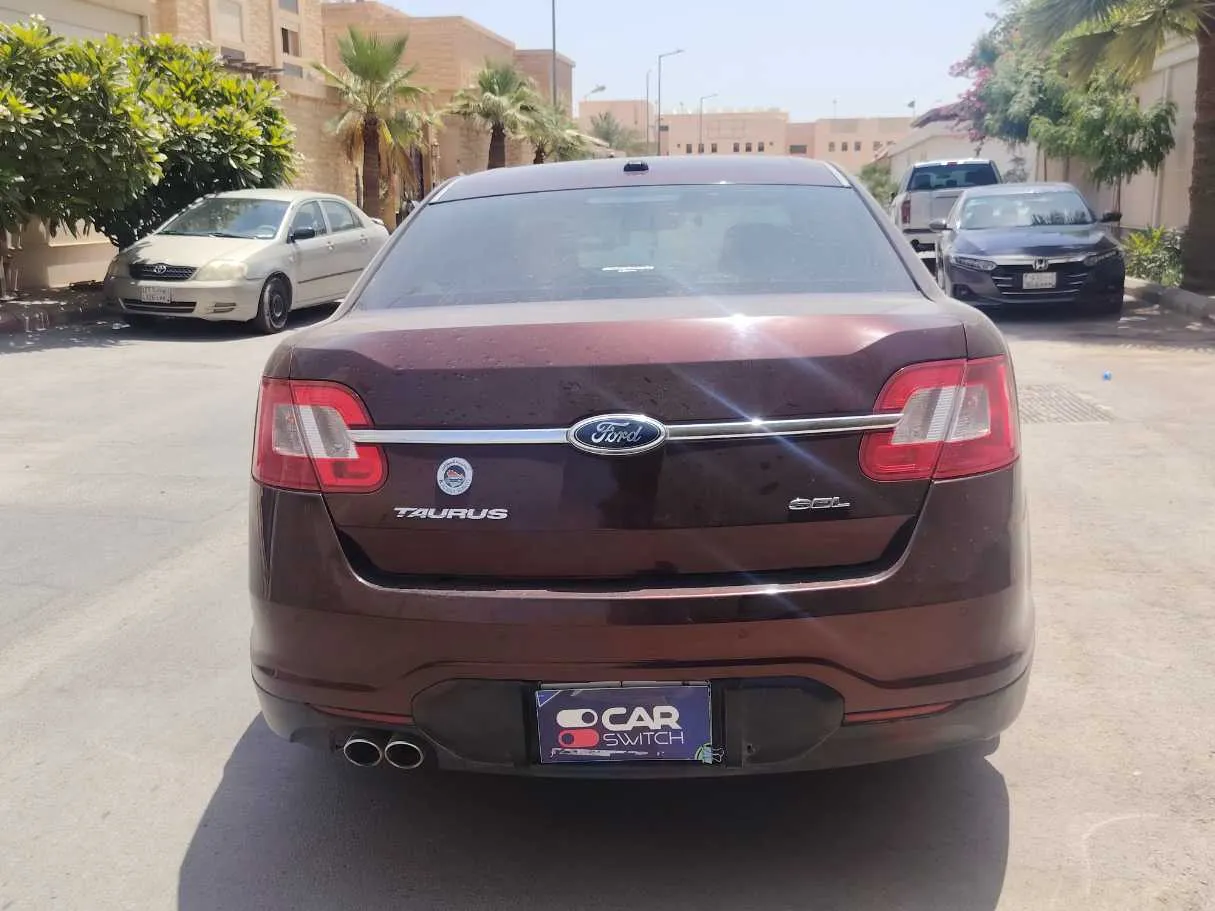 Car image 5
