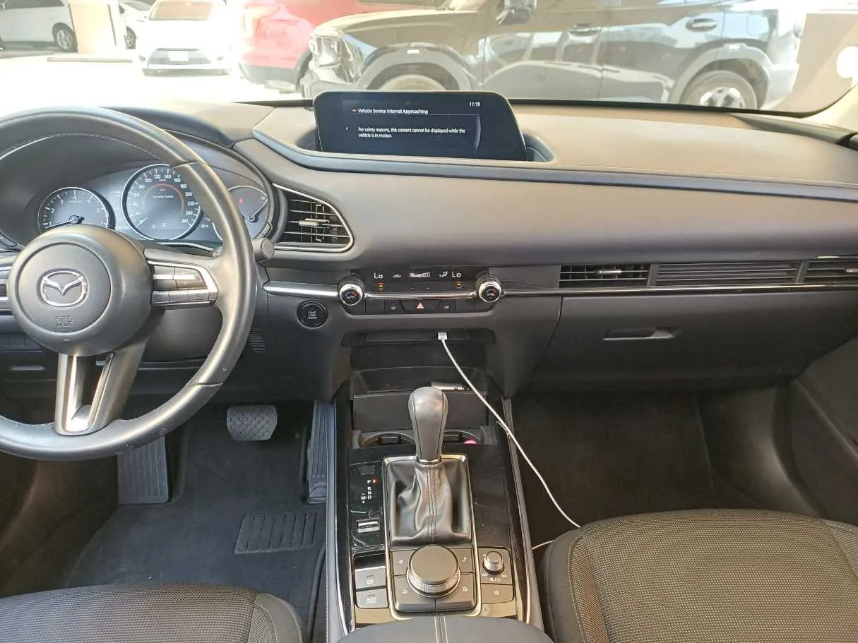 Car image 16