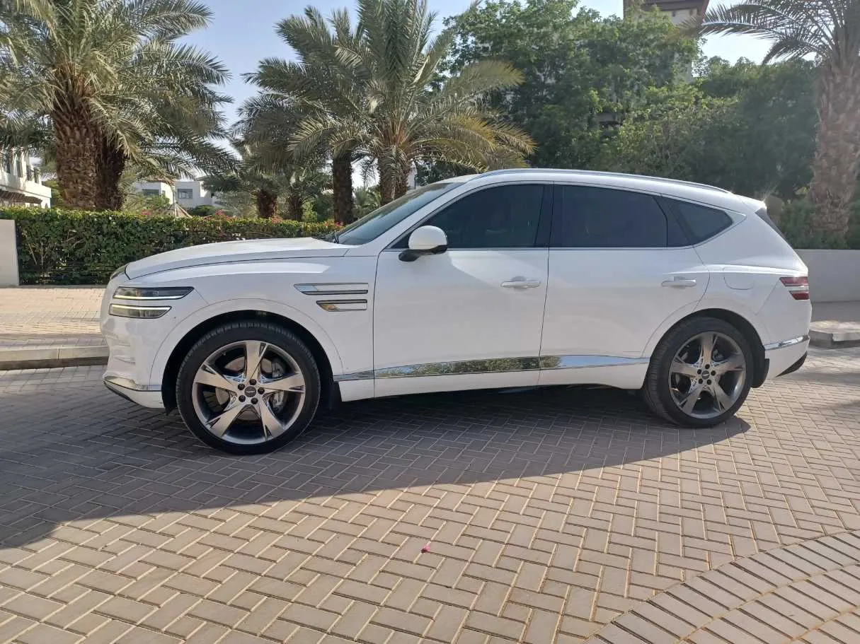 Car image 8