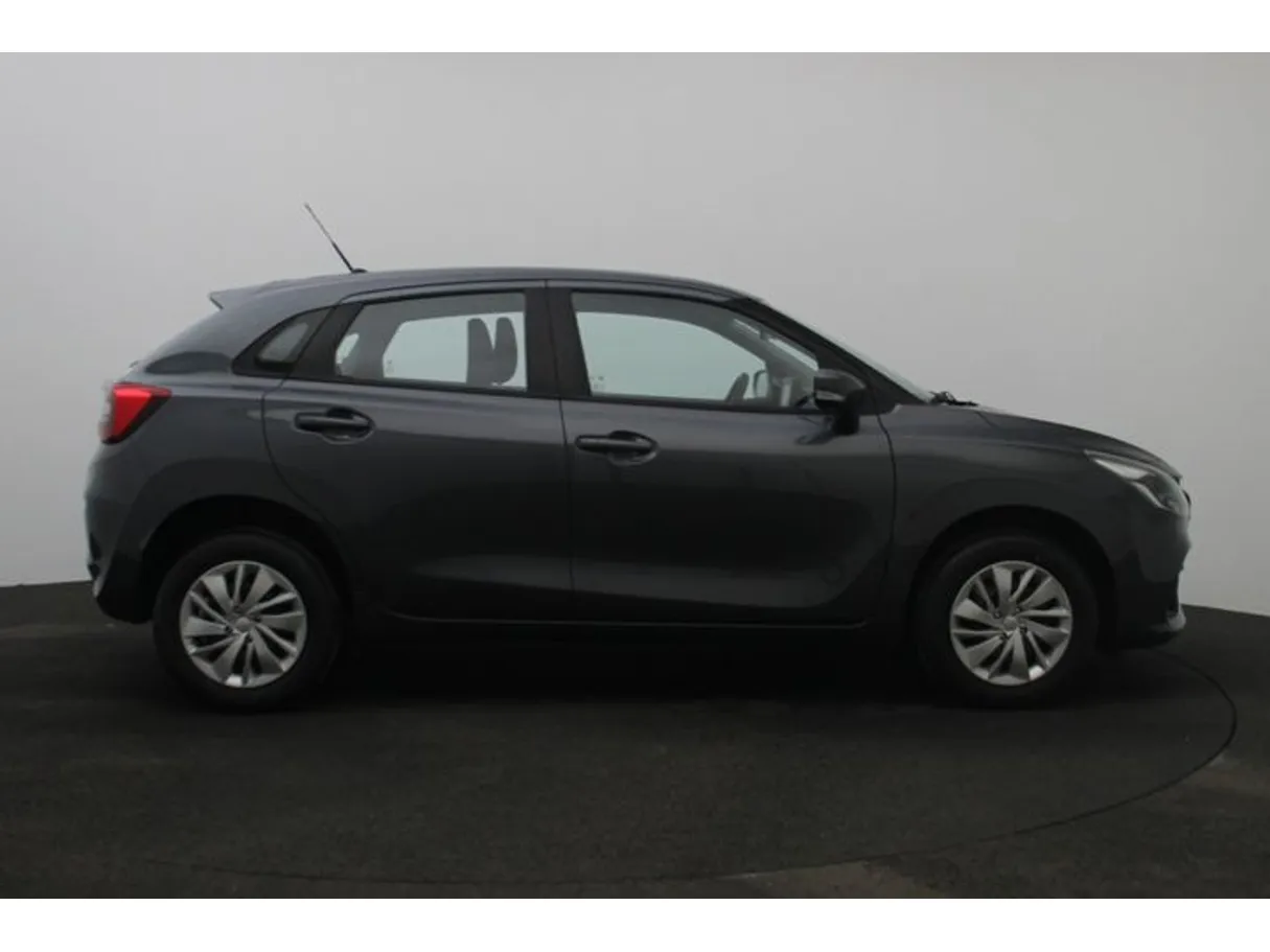 Car image 13