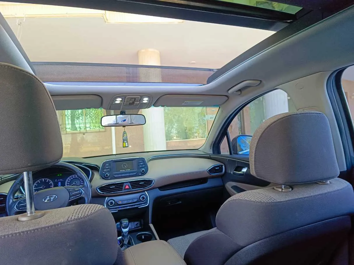 Car image 21