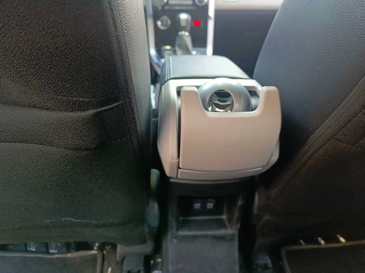 Car image 29