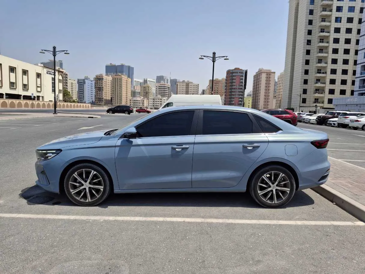 Car image 8