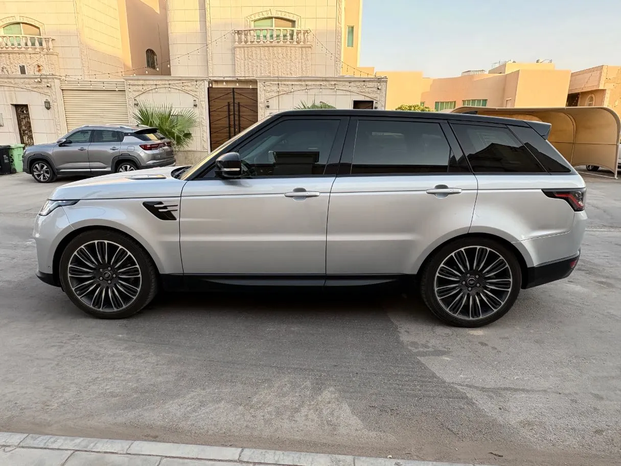 Car image 8