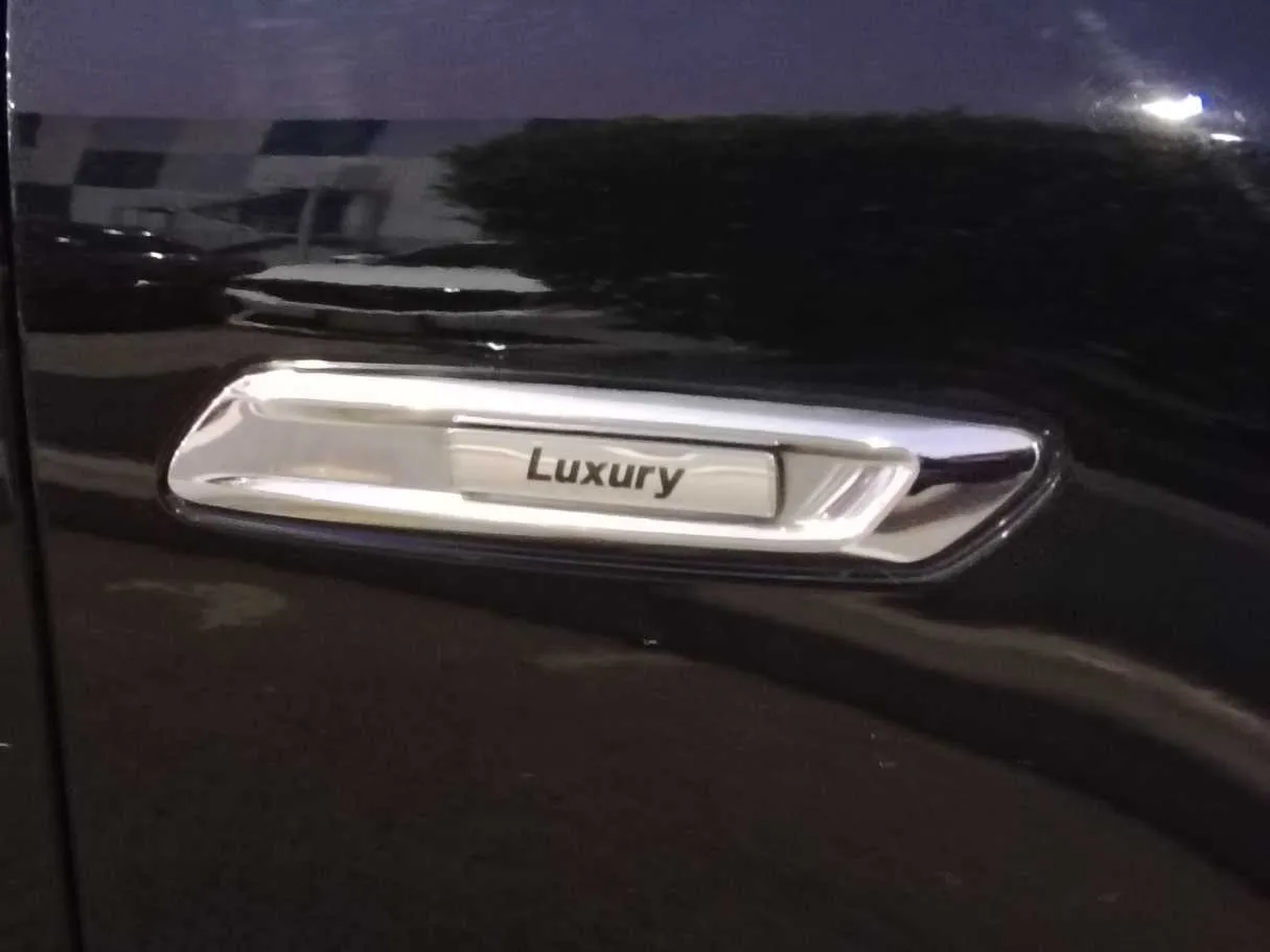 Car image 35