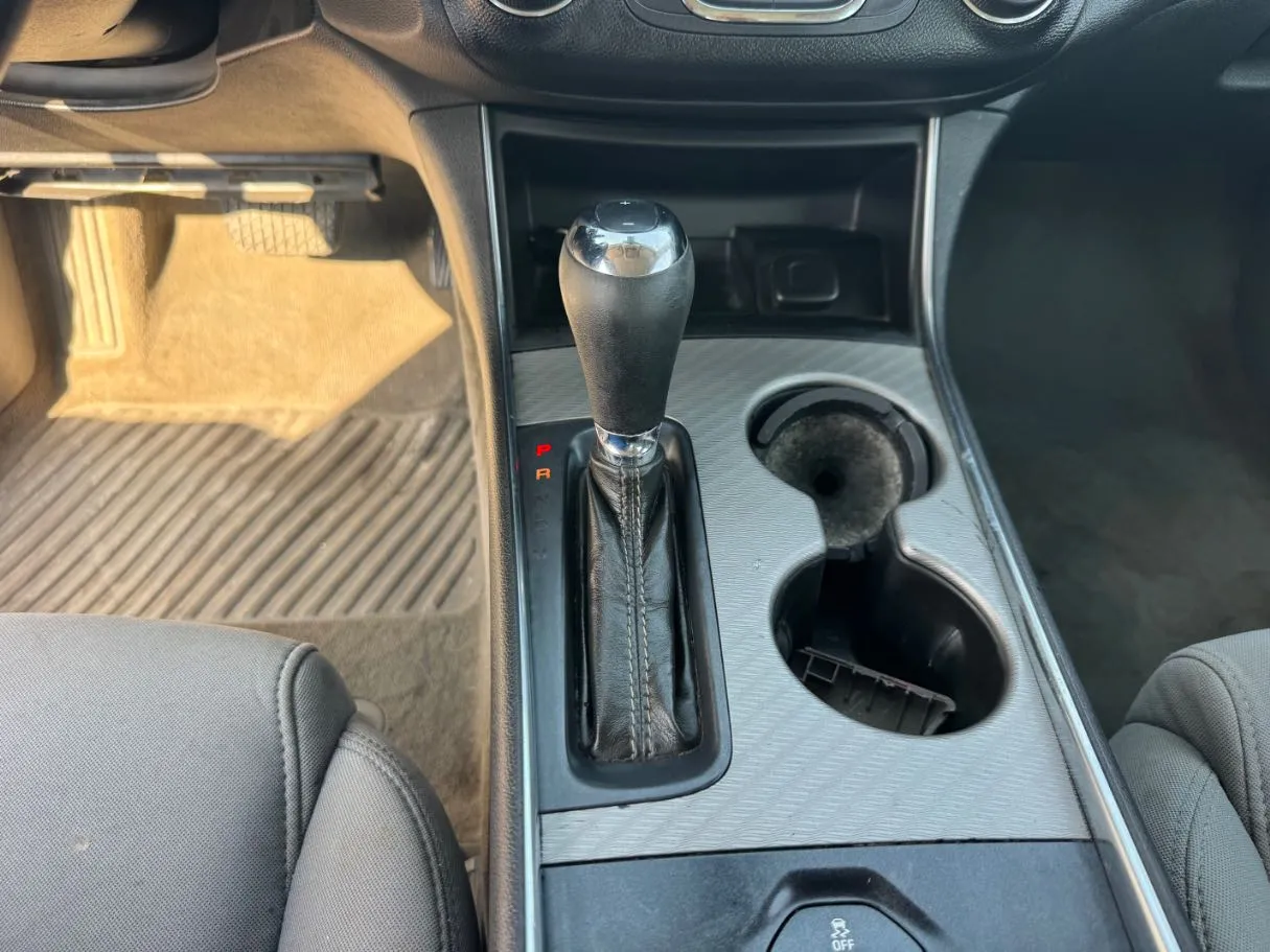 Car image 15