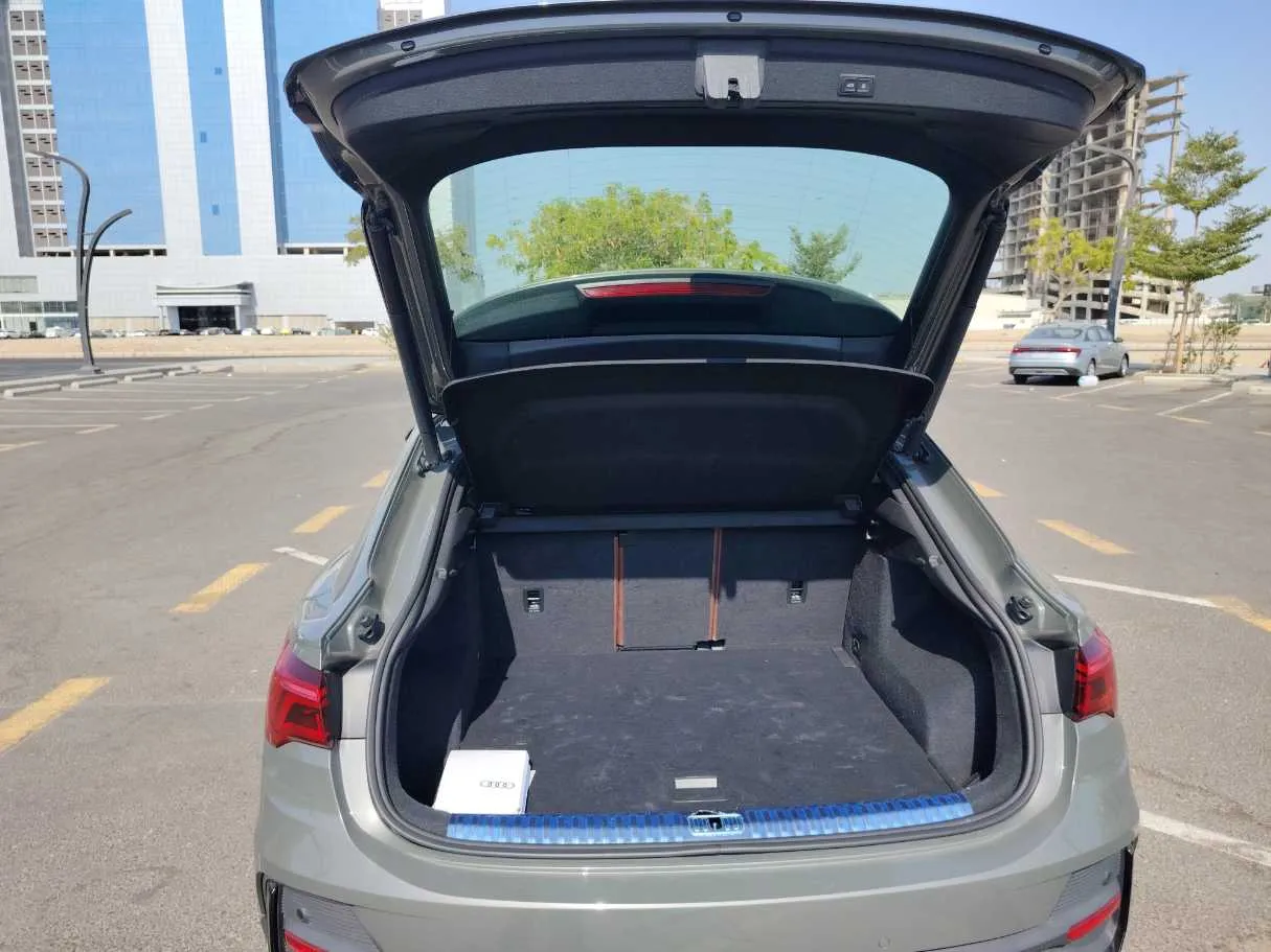 Car image 23