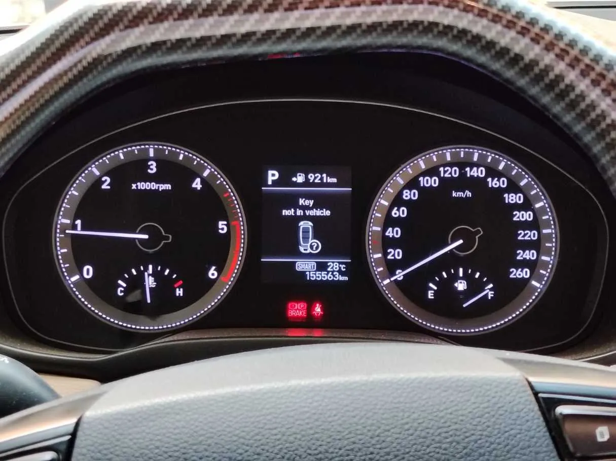 Car image 25