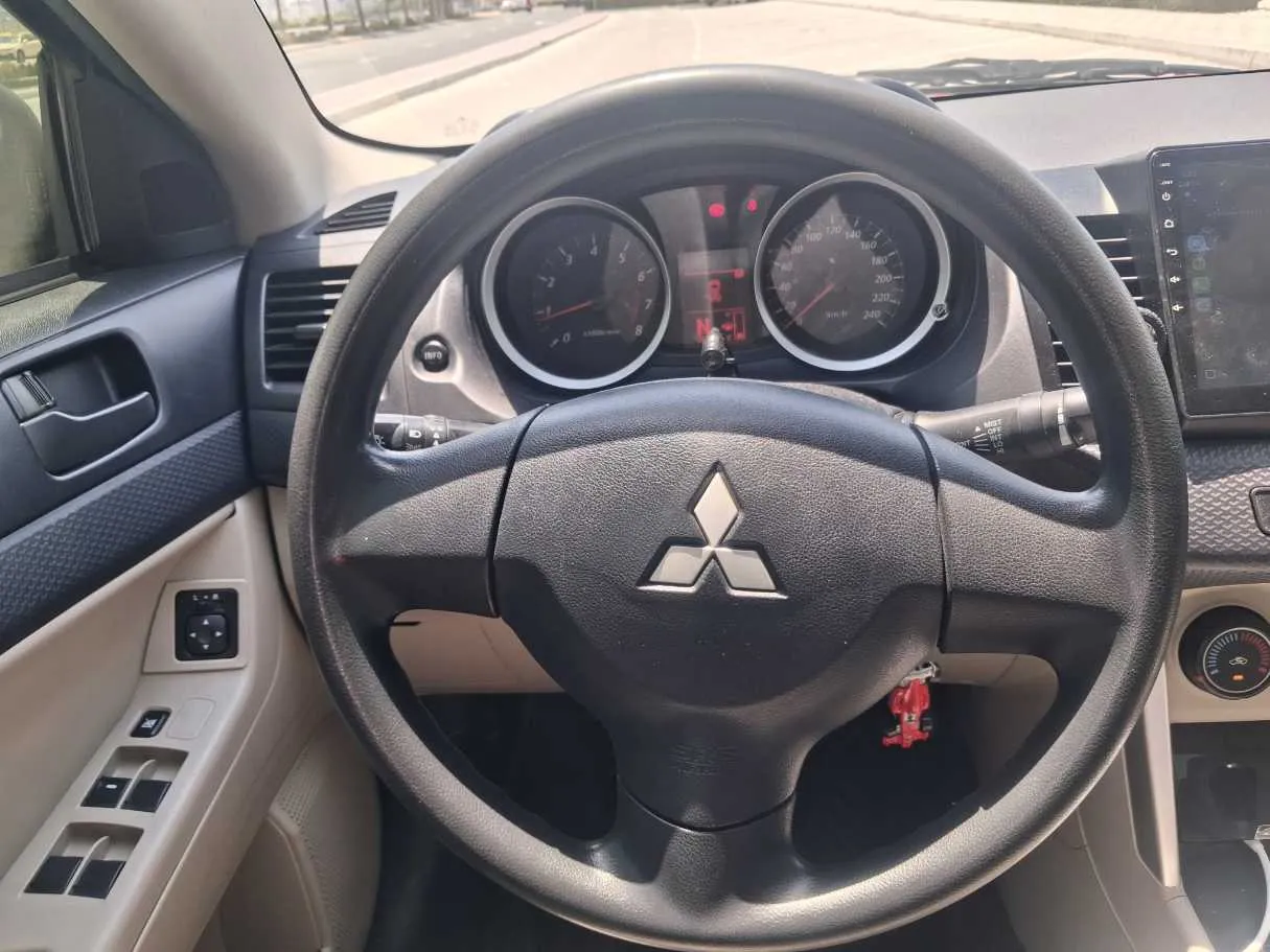 Car image 17