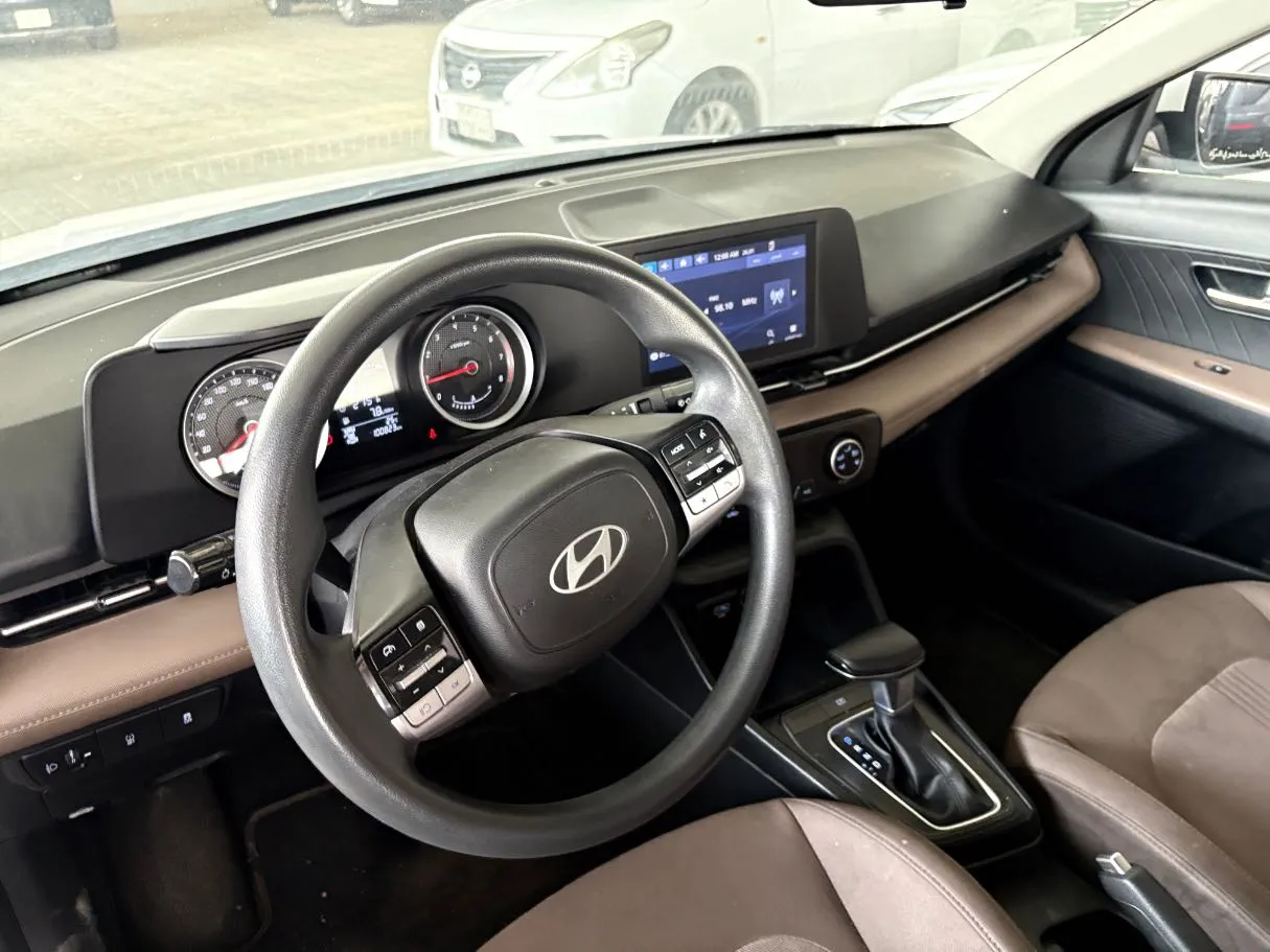 Car image 10