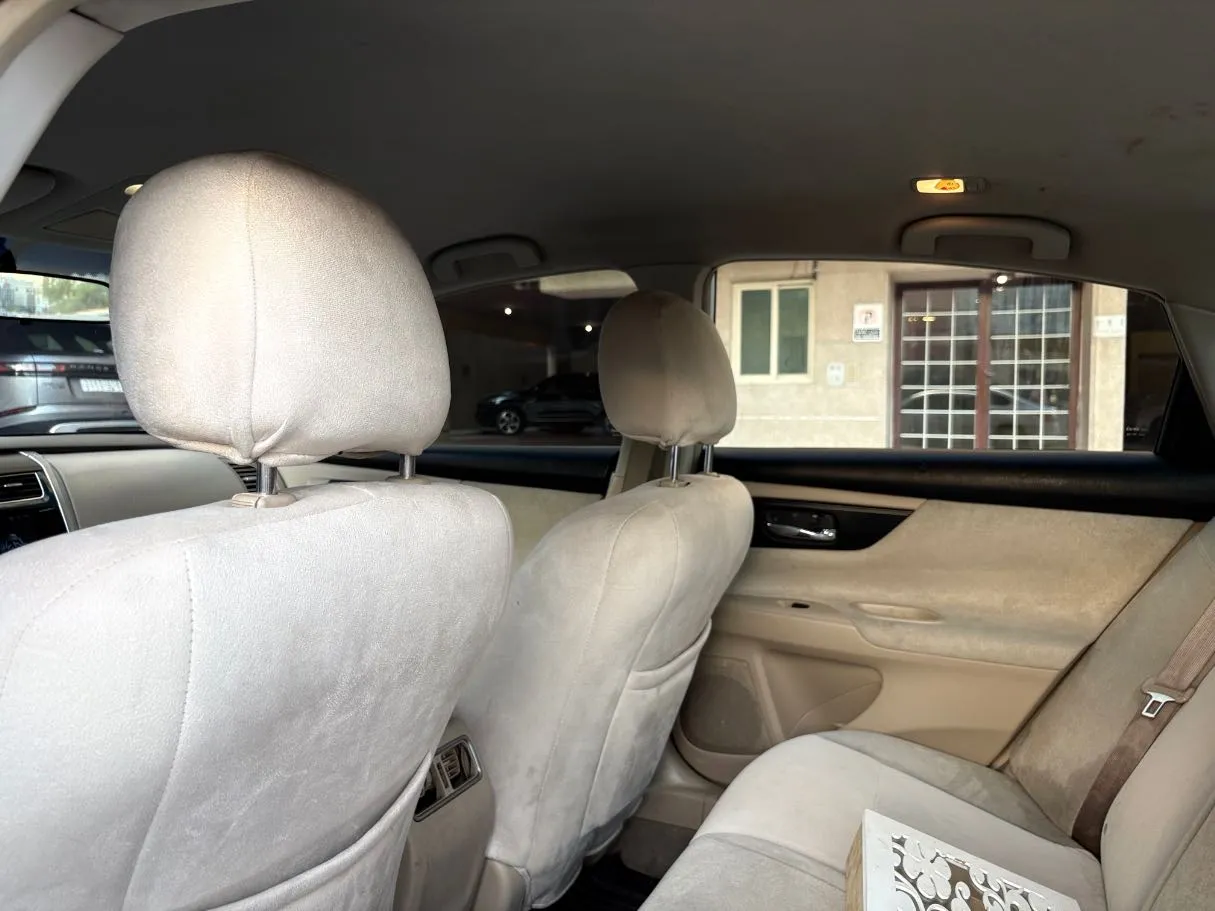 Car image 25