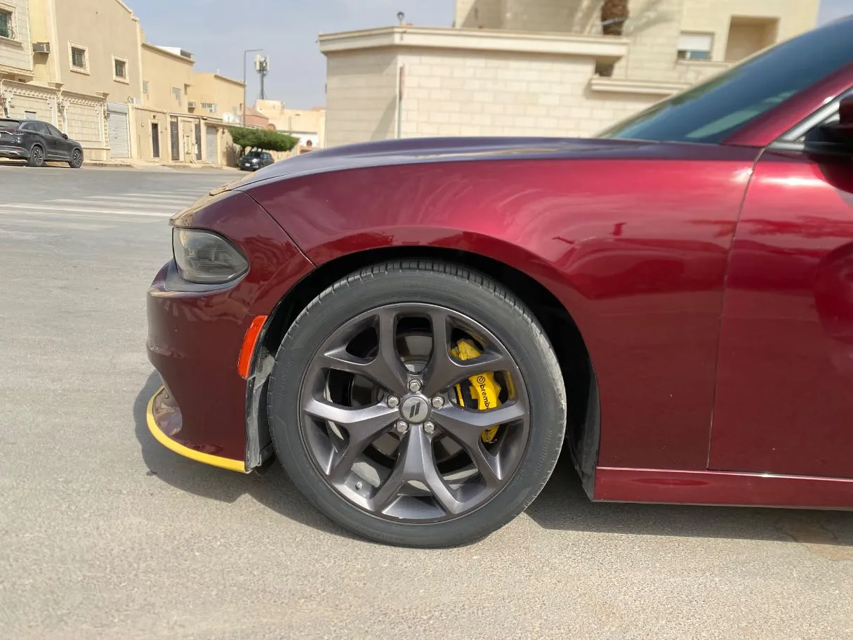 Car image 9