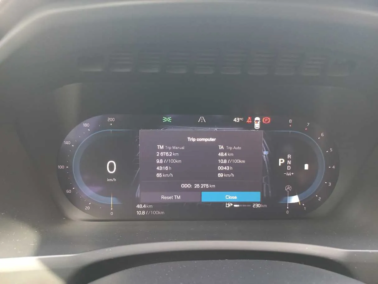 Car image 18