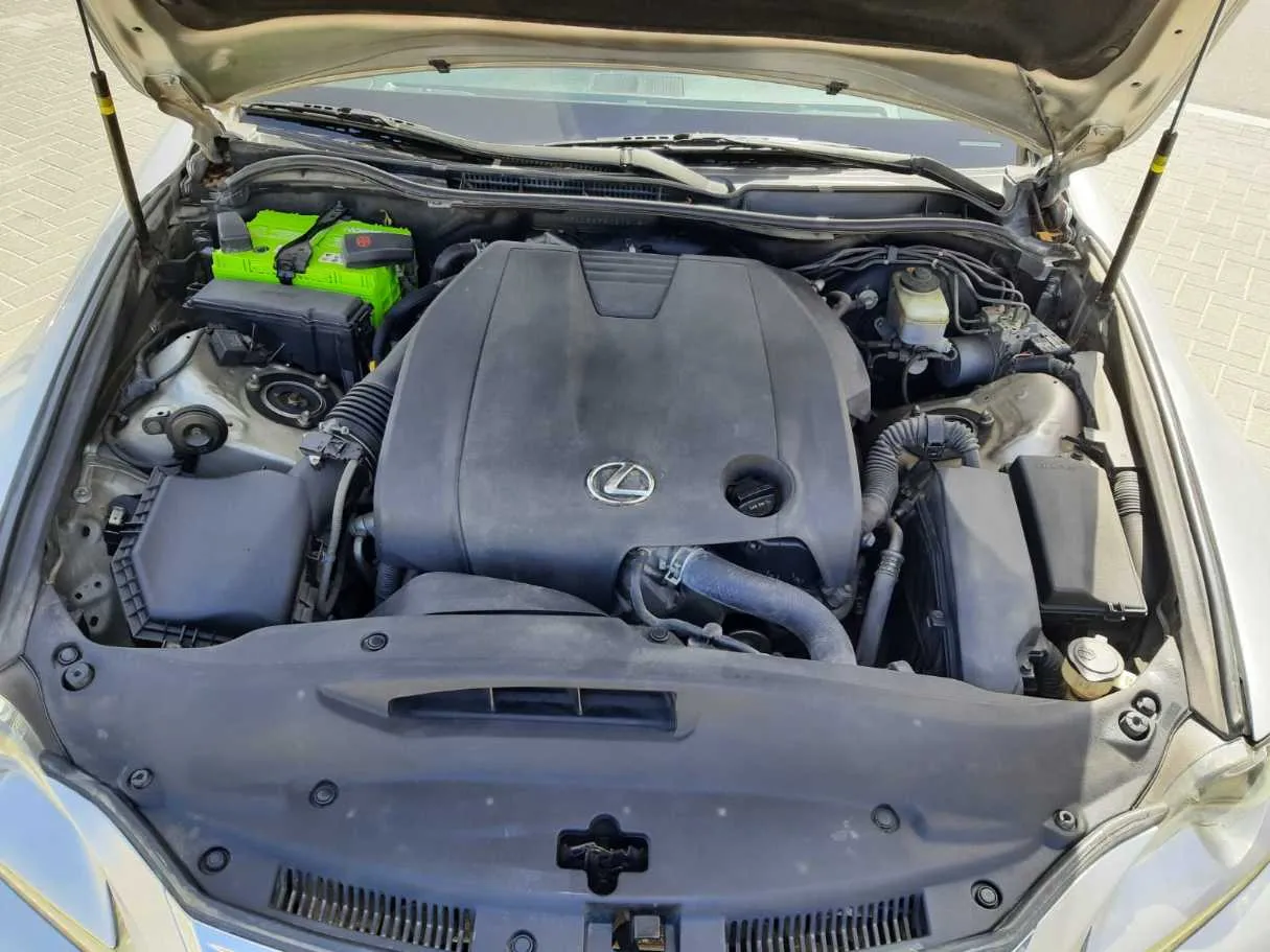 Car image 19