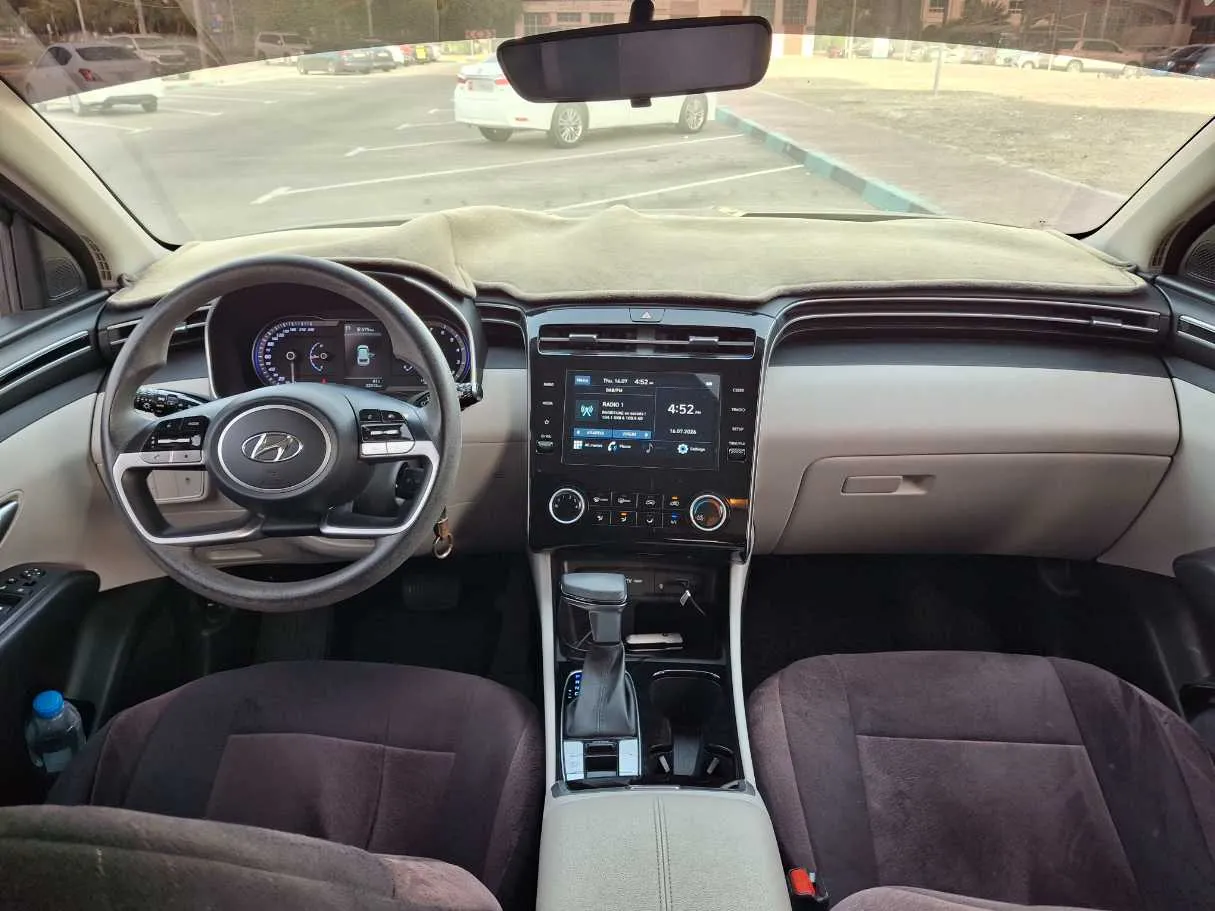 Car image 14