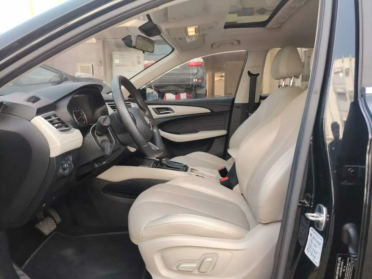 Car image 15