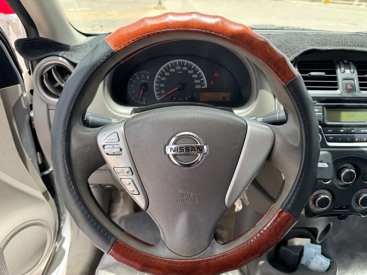 Car image 18