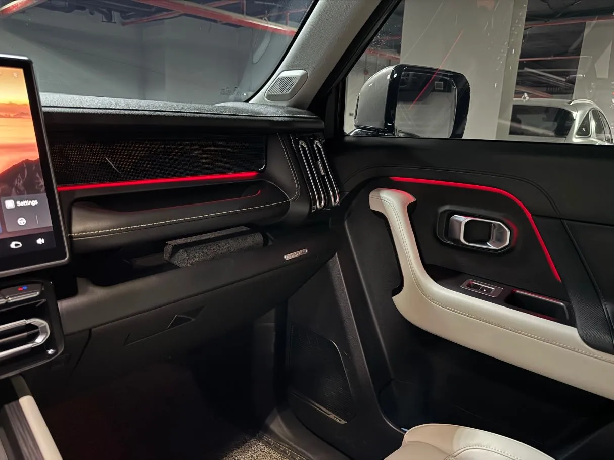 Car image 26