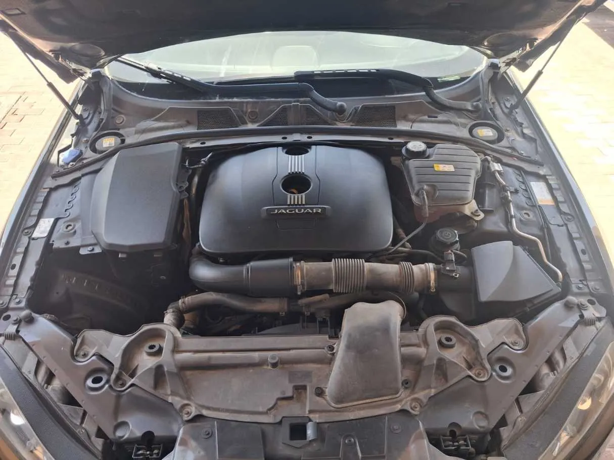 Car image 21