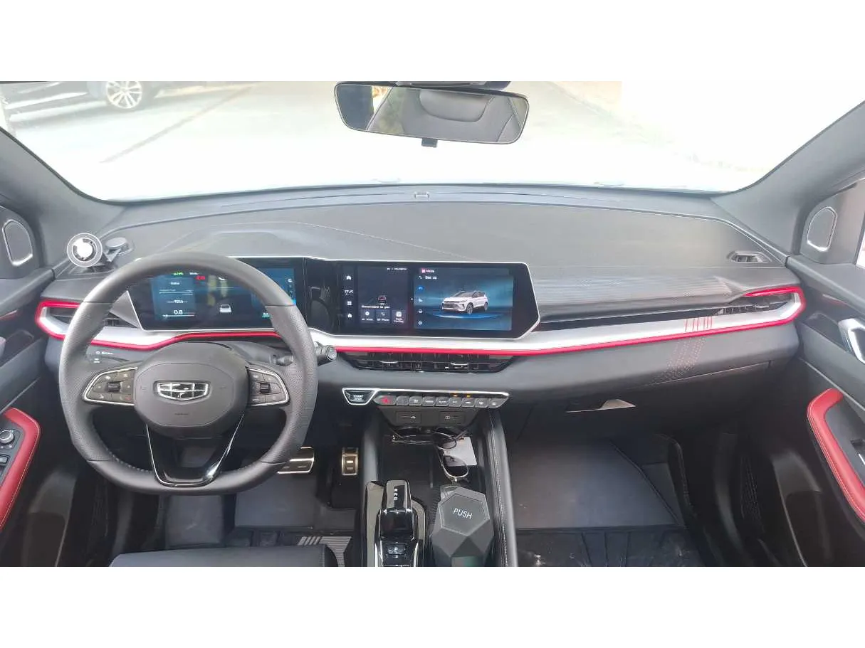 Car image 18