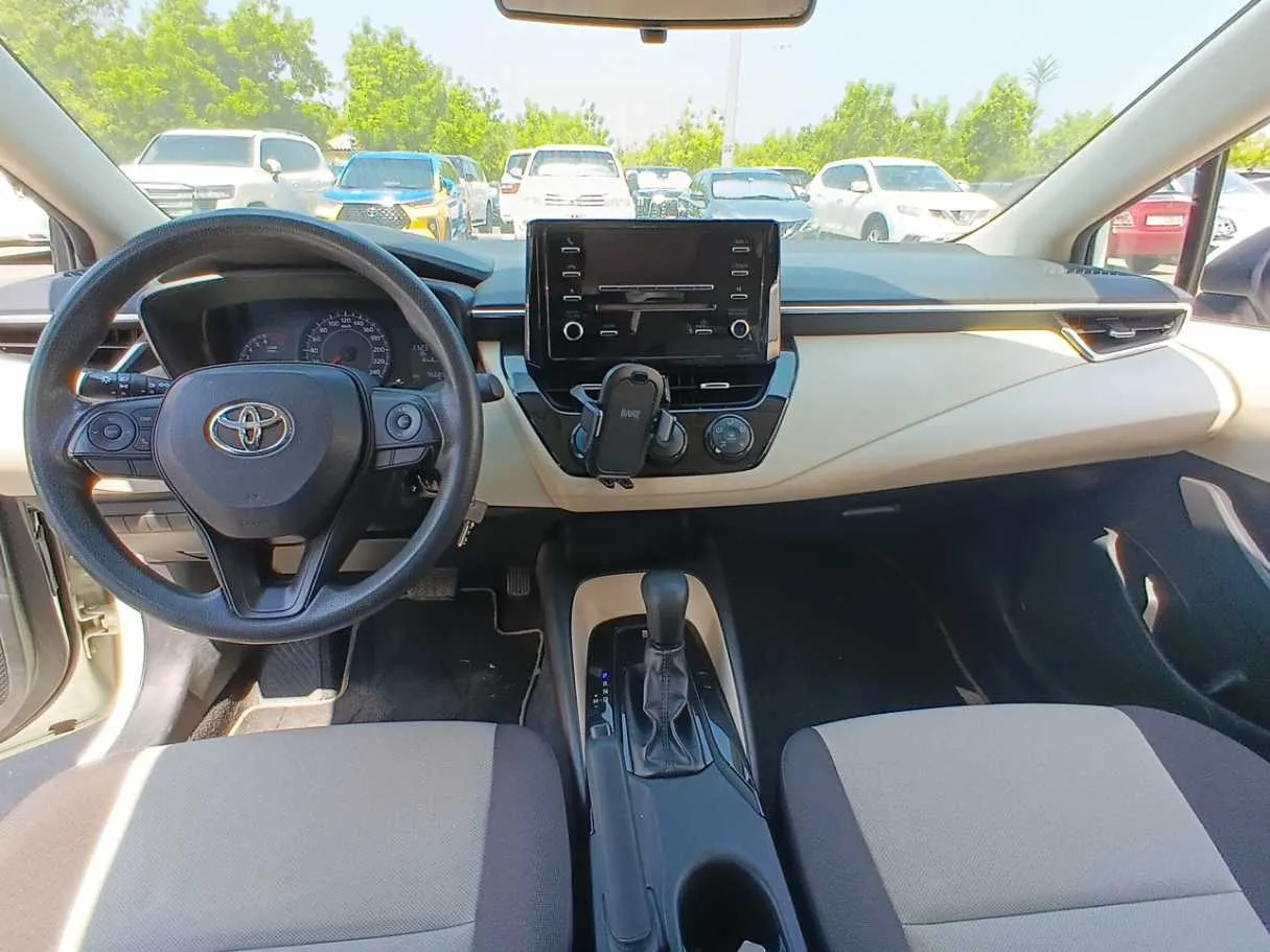 Car image 14