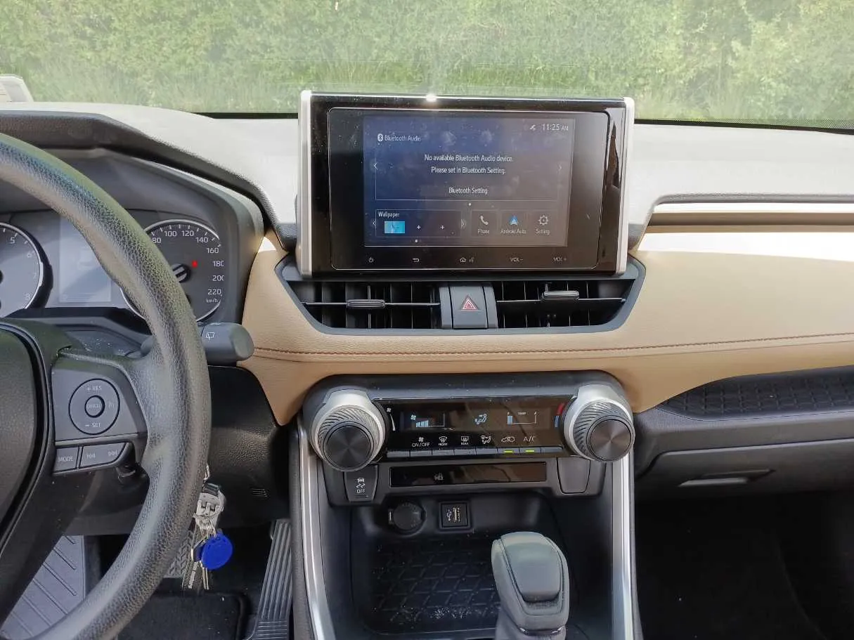 Car image 16