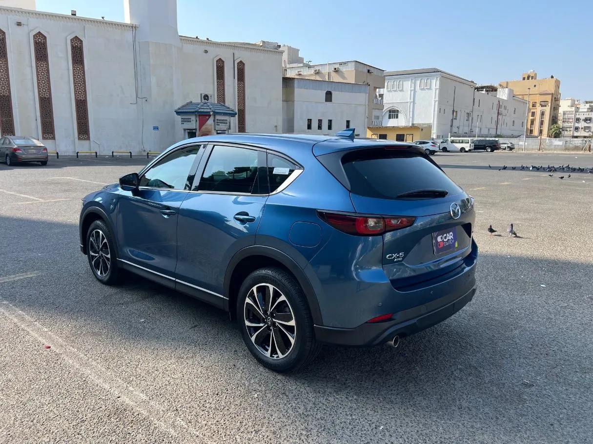 Car image 7
