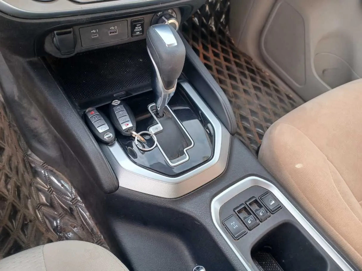 Car image 17