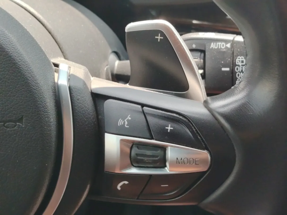 Car image 27