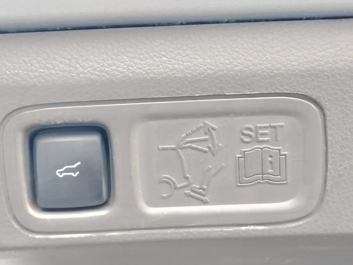 Car image 36