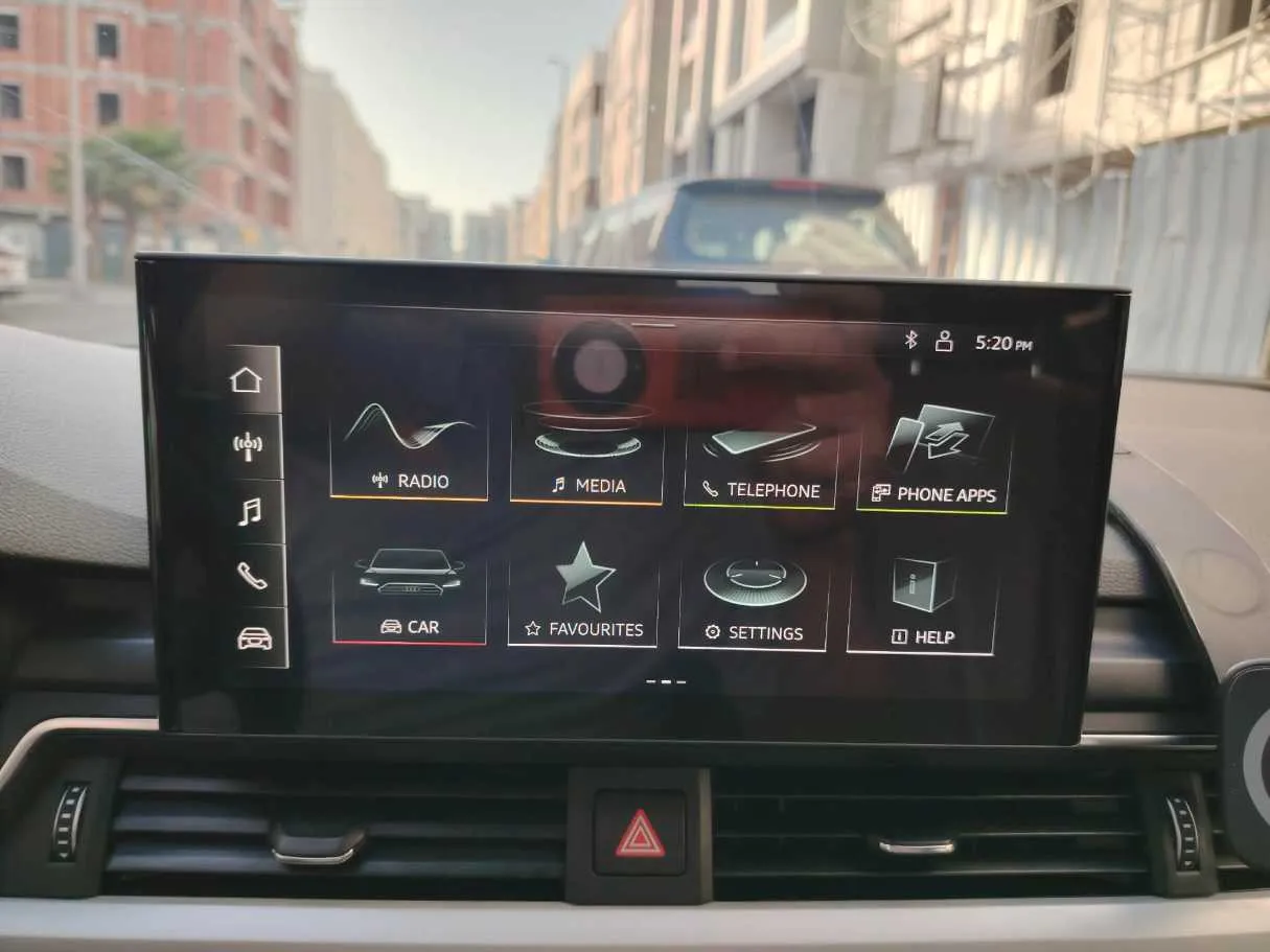Car image 25