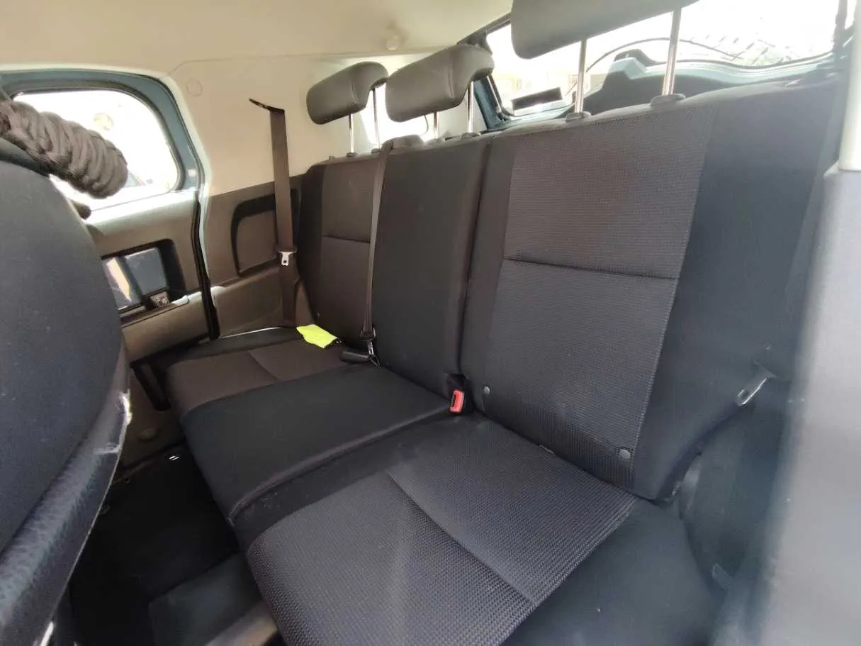 Car image 18