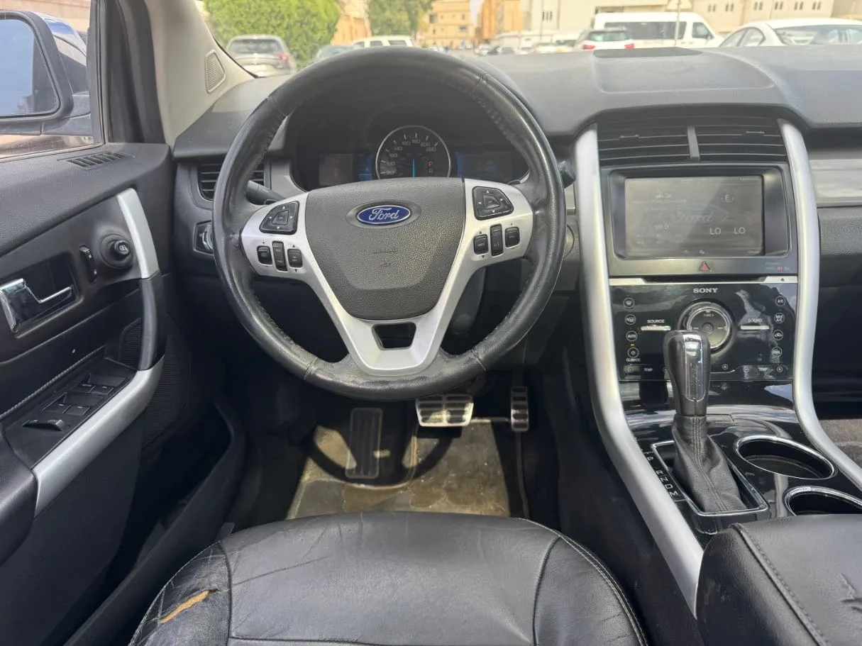 Car image 15