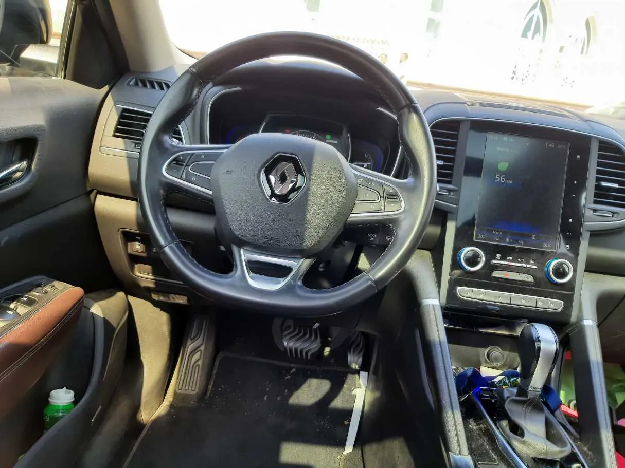 Car image 14