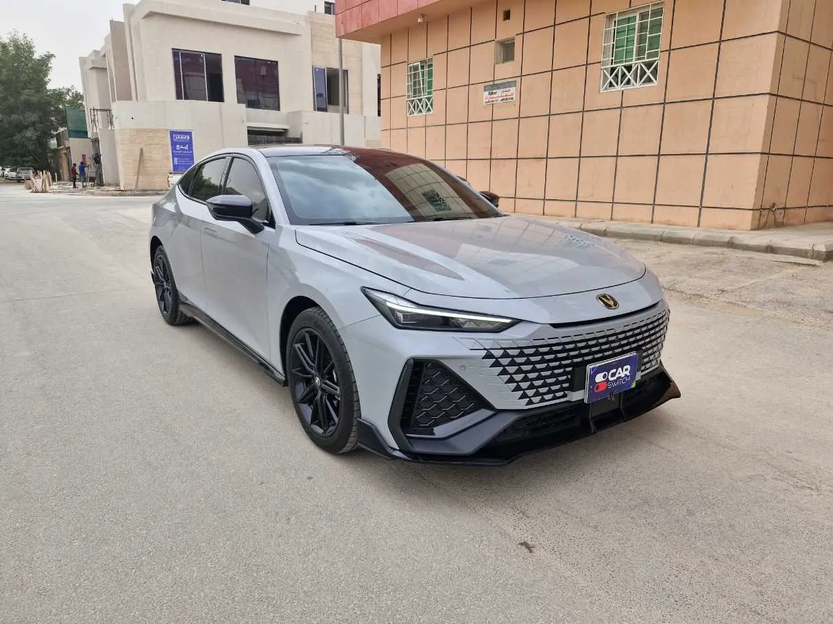 Car image 3