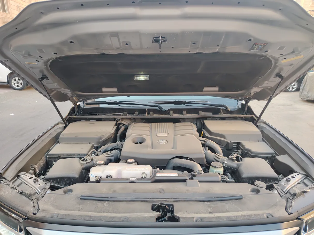 Car image 40