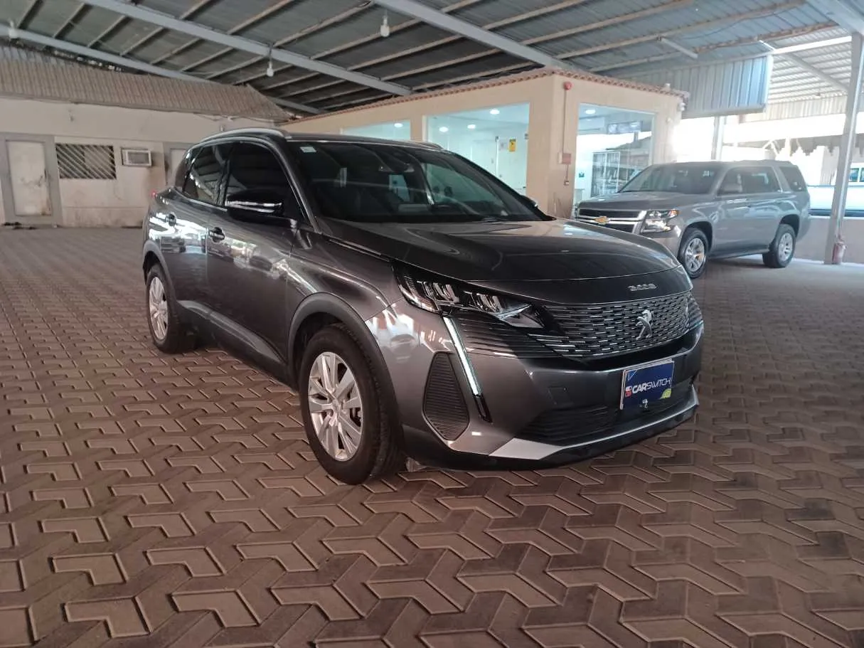 Car image 3