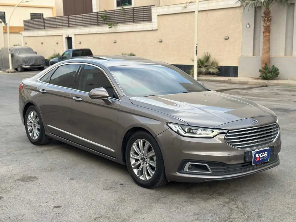 Car image 3