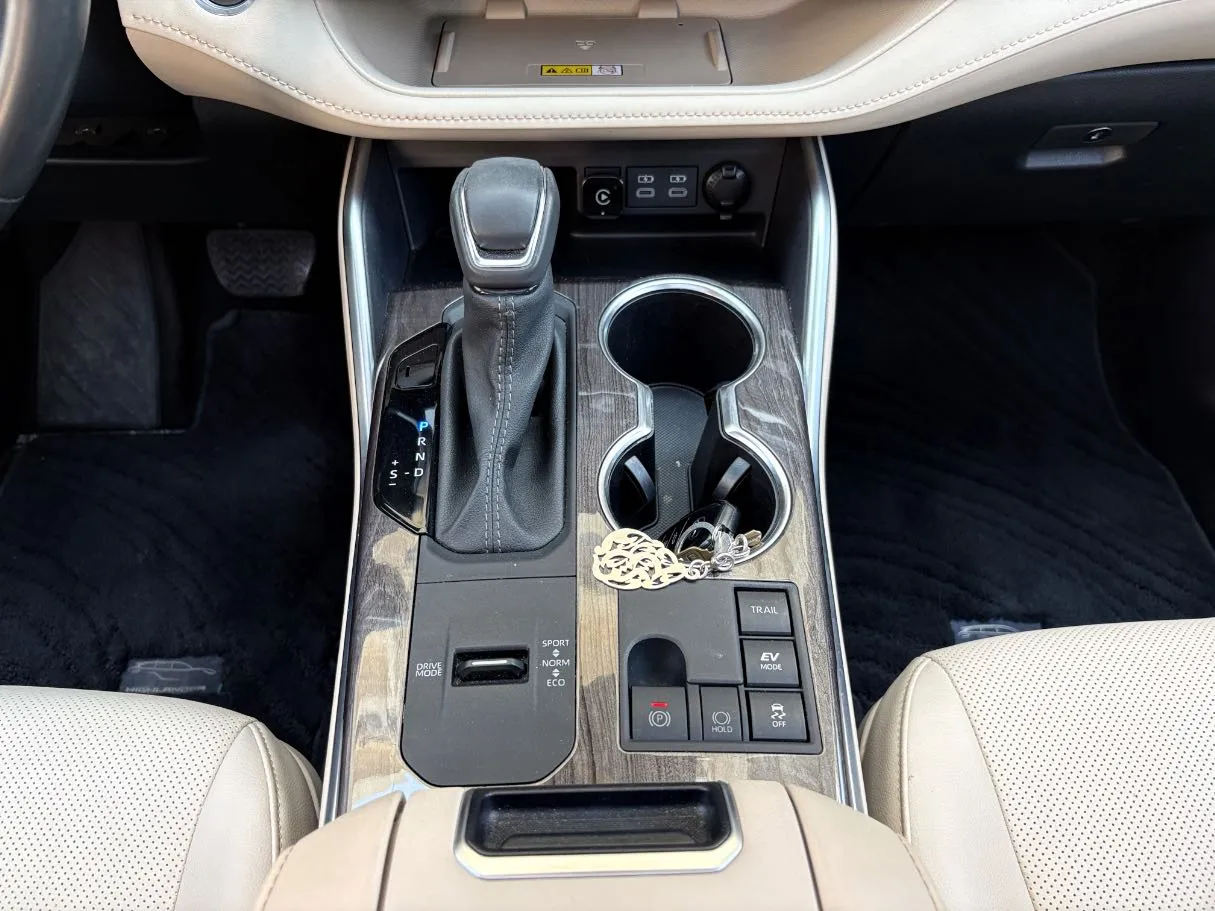 Car image 22