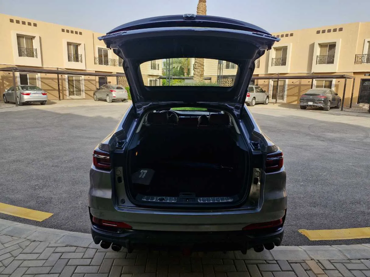 Car image 21