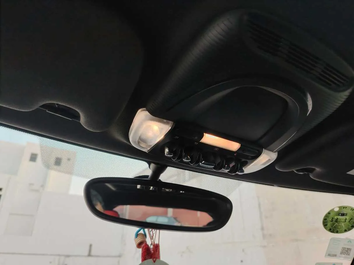 Car image 29