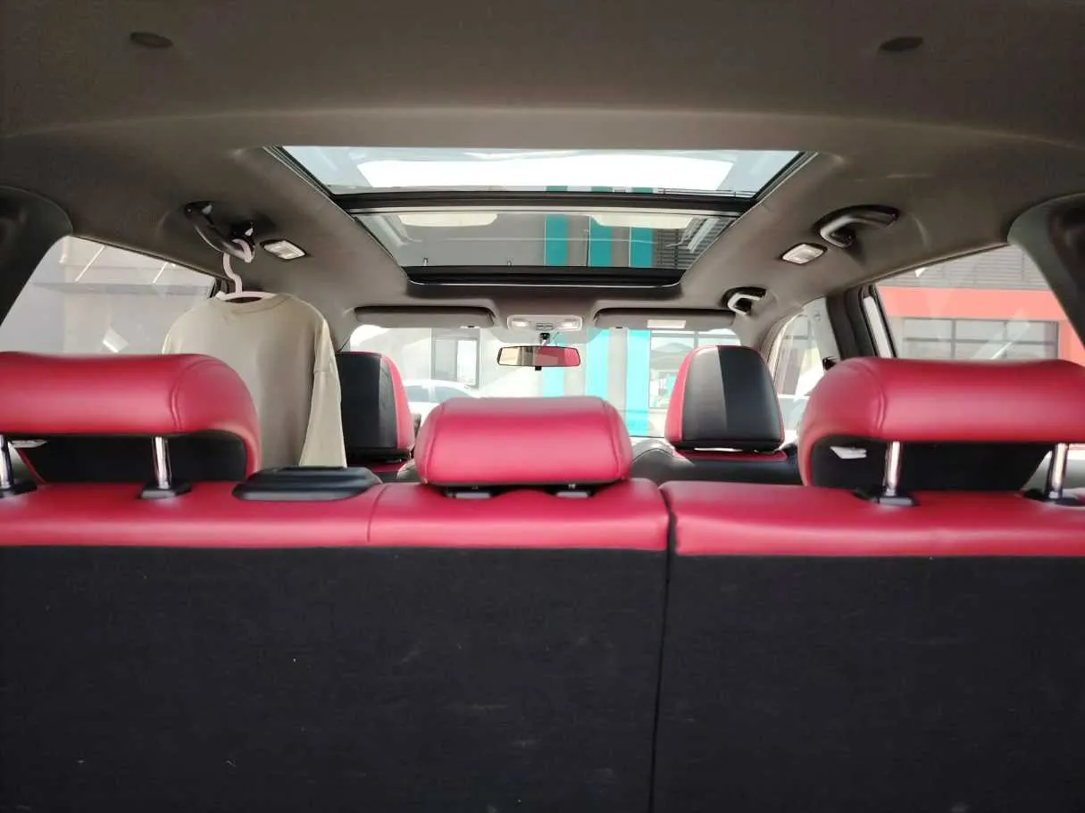 Car image 20