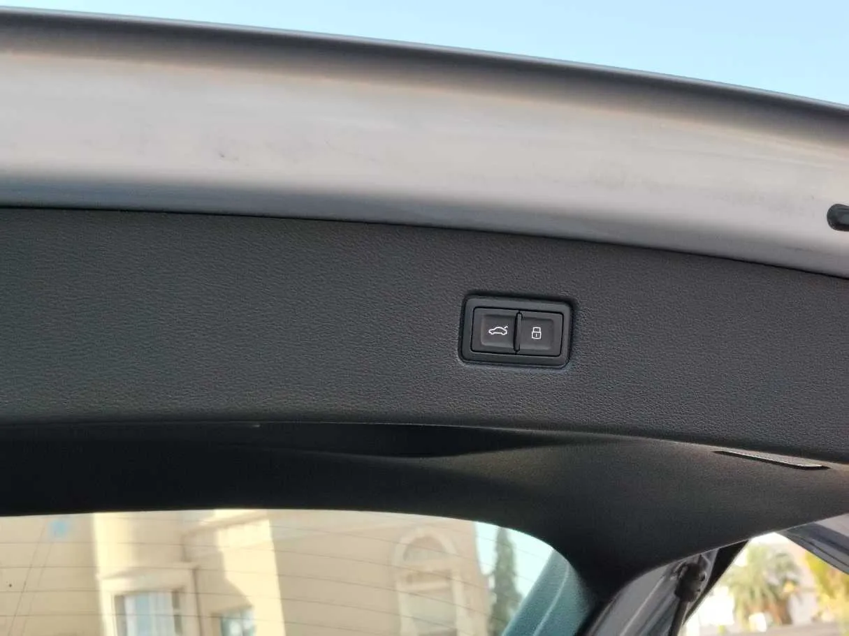 Car image 31